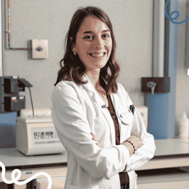Chiara Provasi, ricercatrice IEO che porta avanti il progetto sul vaccino a mRNA per il carcinoma mammario triplo negativo