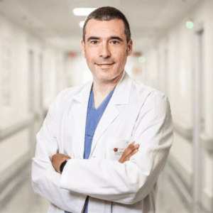 Immagine dei dott. Federico De Marco, Direttore dell’Unità Operativa di Cardiologia Interventistica Valvolare e Strutturale del Centro Cardiologico Monzino.